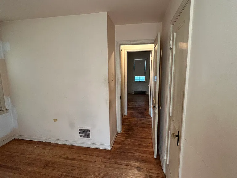 19820 Lyndon St — Photo 15