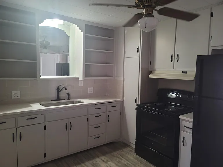 2520 S Mead St — Photo 3