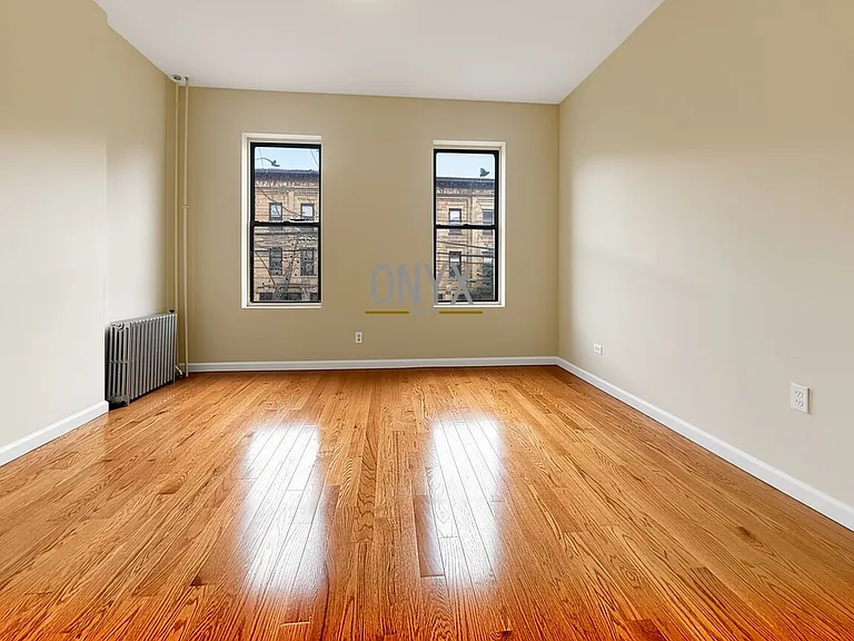 1677 Gates Ave #2L — Photo 8