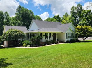 937 Sally Parton Rd, Woodbury, TN 37190