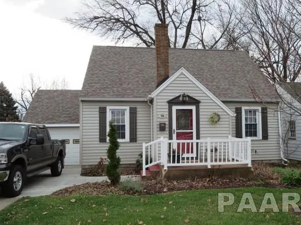 738 E Lake Ave, Peoria Heights, IL 61616