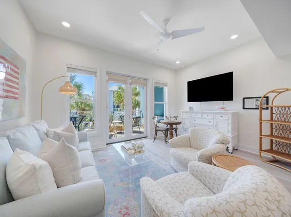 95 Laura Hamilton Blvd #206, Pt Washington, FL 32459