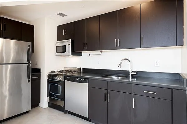 Rented by Prime Manhattan | media 33