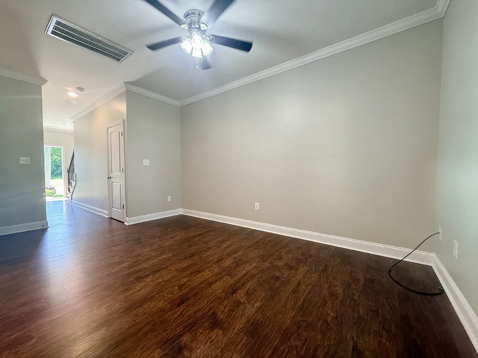 3 bed, 2.5 bath, 1460 sqft, $1,450 — Photo 3