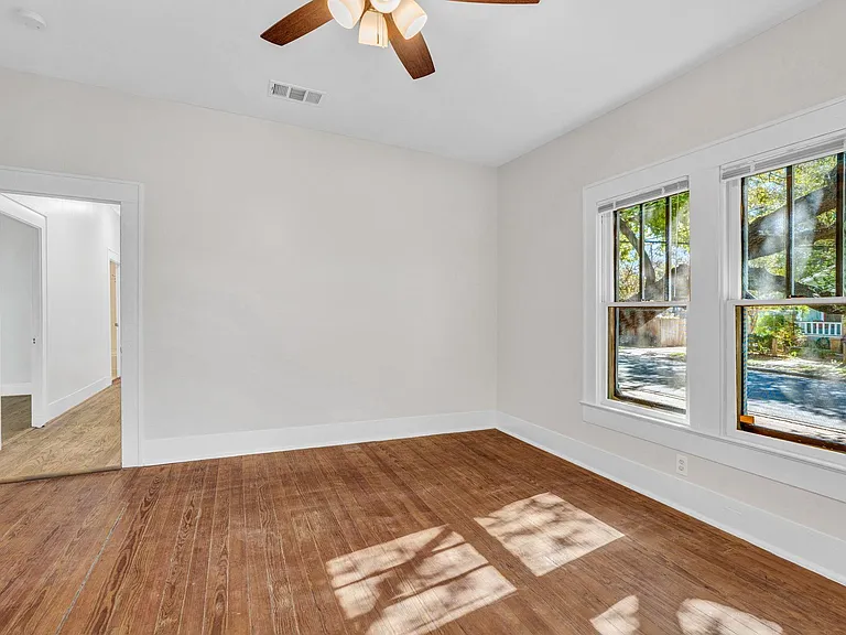 1911 Eva St — Photo 15