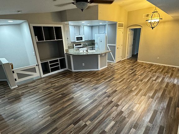 2nd image of 207 Aurora Ave