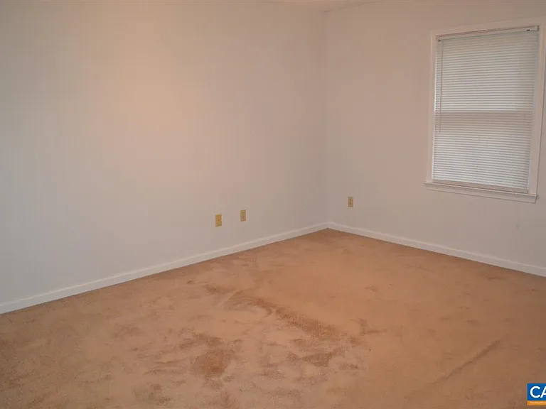 15 Englewood Dr — Photo 26