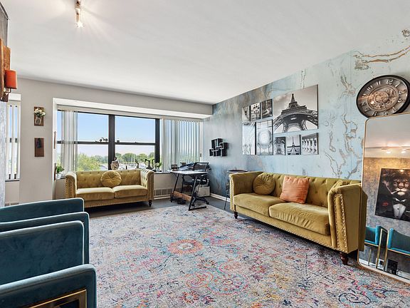 4th image of 3410 N Lake Shore Dr APT 5E