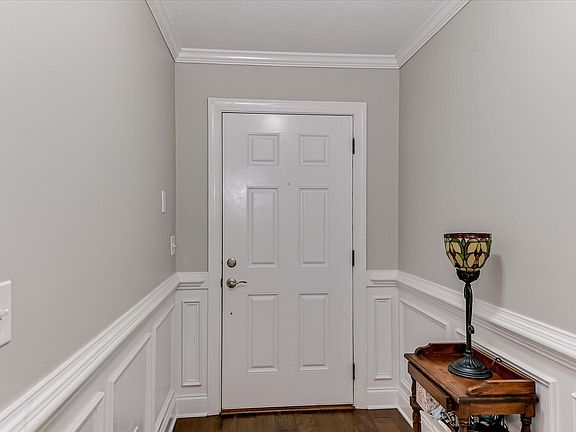 5th image of 129 Redglobe St