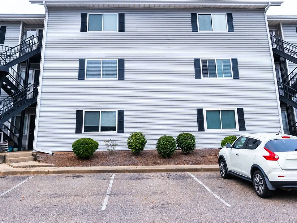 555 W Glenn Ave #A204