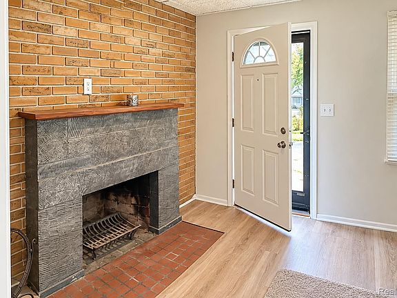 3rd image of 14916 Crescentwood Ave