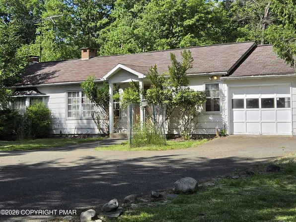 94 Chariton Dr, East Stroudsburg, PA 18301