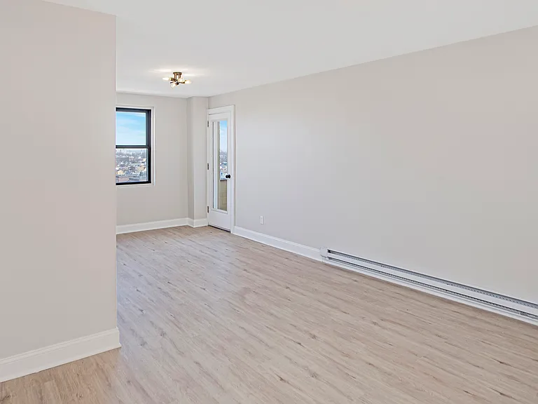 Bella Vista Apartments — Photo 6