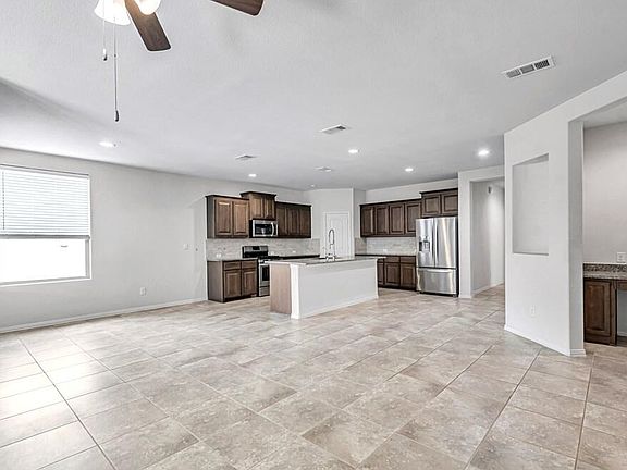 3rd image of 6812 Vanguard Rd