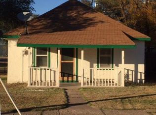 210 W Carson Ave, Sublette, KS 67877