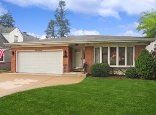 2218 Woodland Ave, Park Ridge, IL 60068