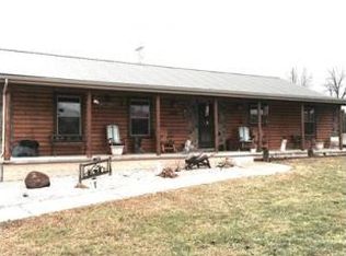 Maple St, Hurricane, WV 25526