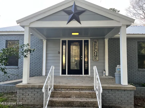 2015 12th St, Pascagoula, MS 39567