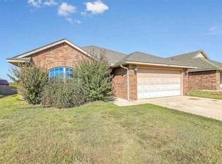 2047 SW 45th St, Lawton, OK 73505
