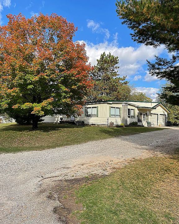 1st image of 546 Pembroke Dr