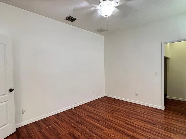 806 Lost Grove Cir — Photo 31