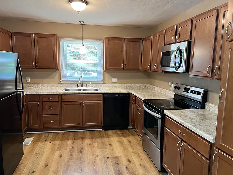 1217 Pennywood Dr — Photo 8