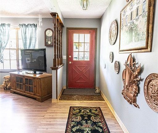4th image of 2907 W Parkwood Dr