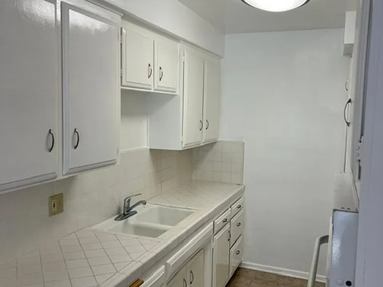 524 E Cedar Ave — Photo 9