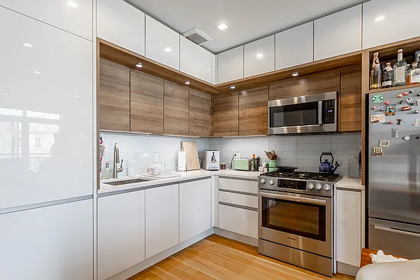 Rented by Douglas Elliman | media 14