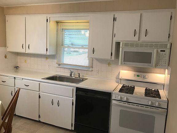 5th image of 1575 Woodrow Ave