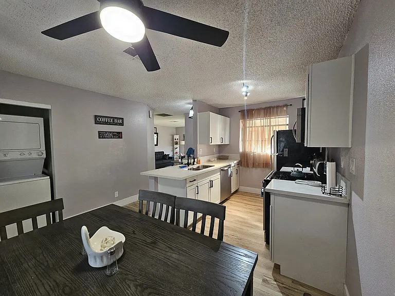457 N Lamb Blvd #E — Photo 2