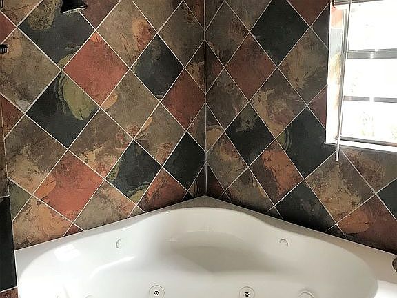 5th image of 6904 N River Blvd
