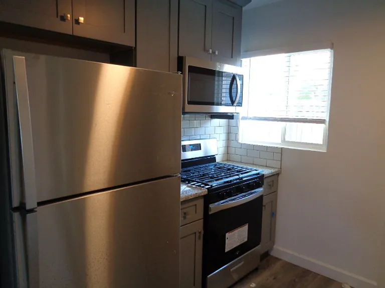 1615 W Osborn Rd — Photo 3