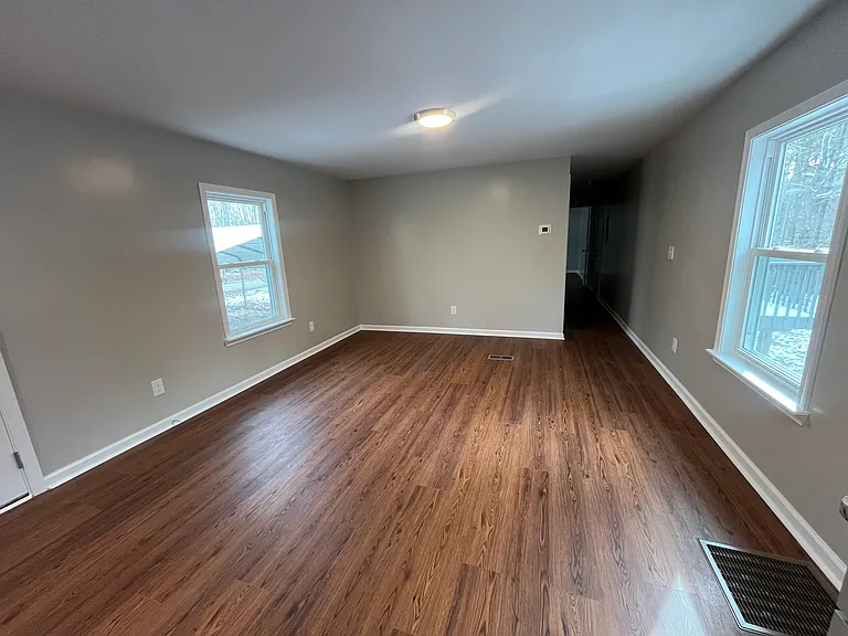 10 Brook Ln — Photo 5