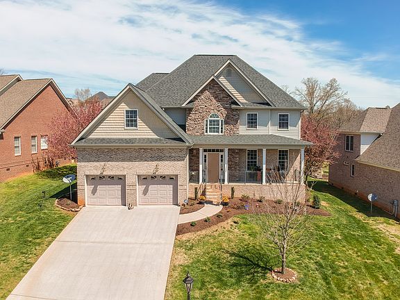 2nd image of 925 Britts Dr
