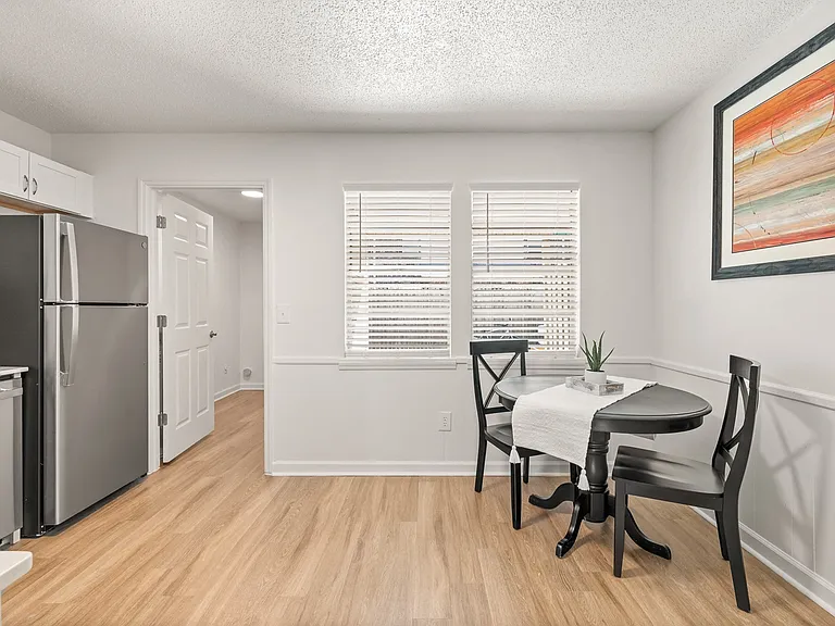 Harbour Lake Apartments — Photo 7