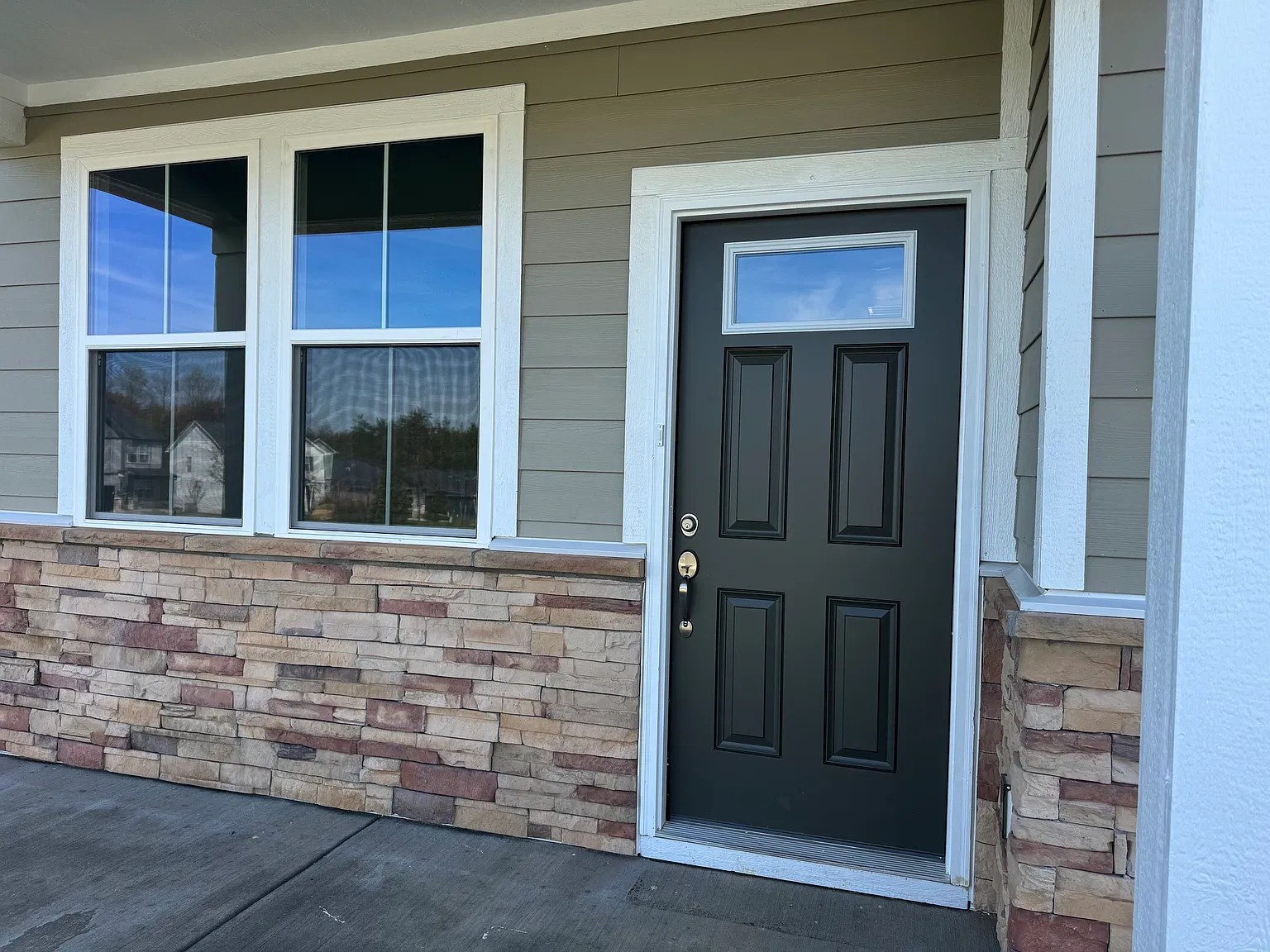 4 bed, 2515 sqft, $2,895 — Photo 3