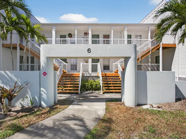 266 Cypress Point Dr, Palm Beach Gardens, FL