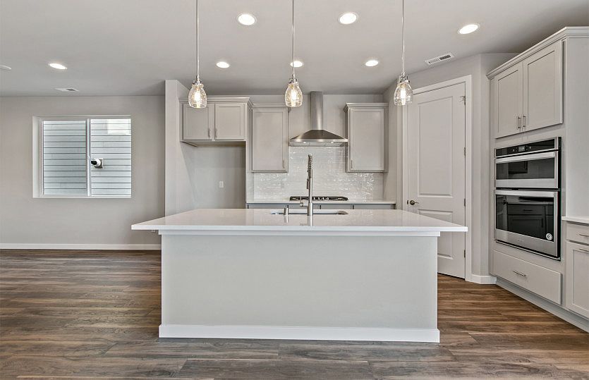 Dine-in kitchen island
