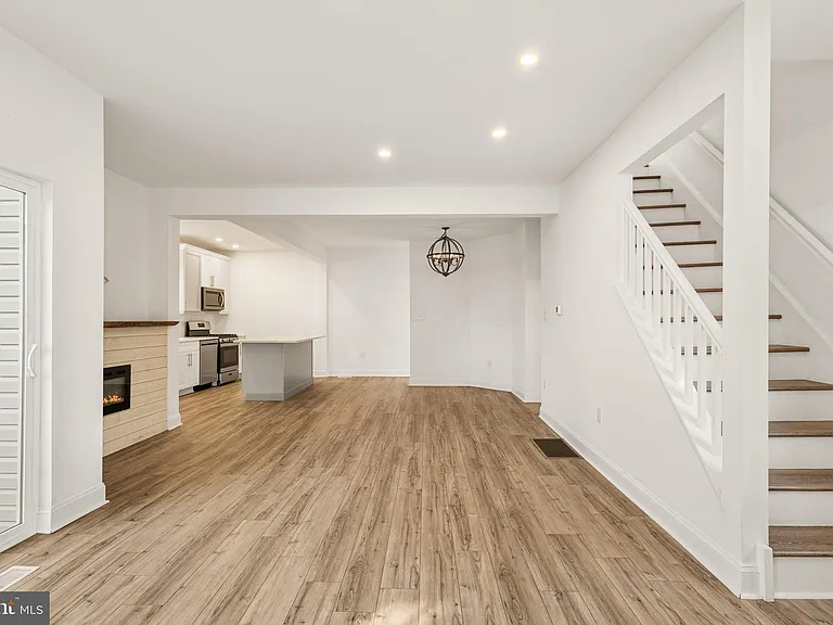 118 Turner St — Photo 8