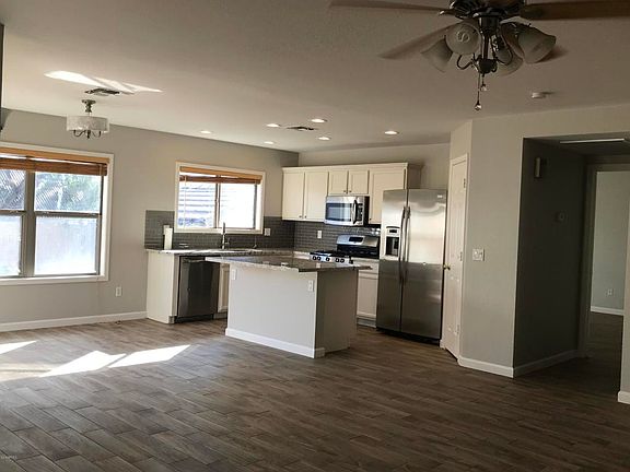 5th image of 707 E Michigan Ave
