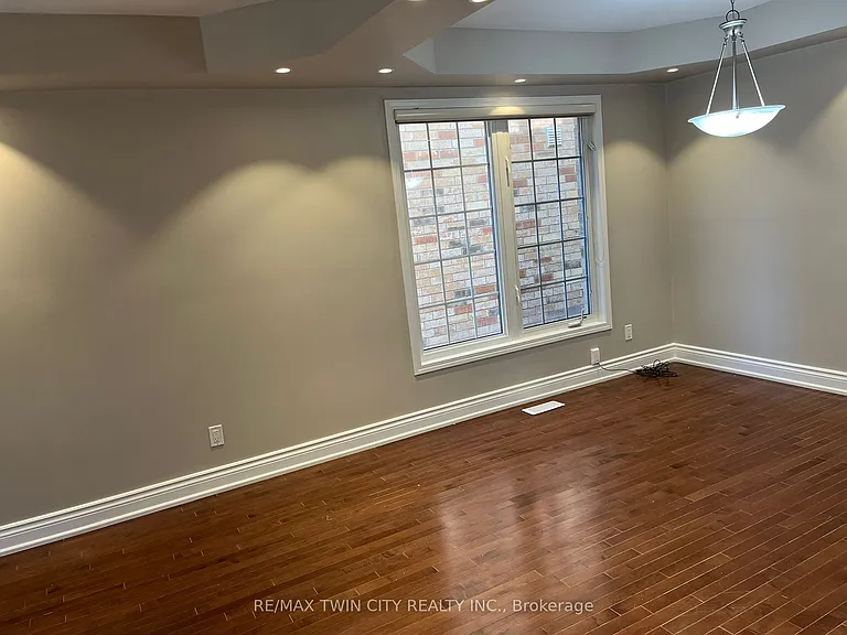 239 McDougall Cross #MAIN — Photo 6
