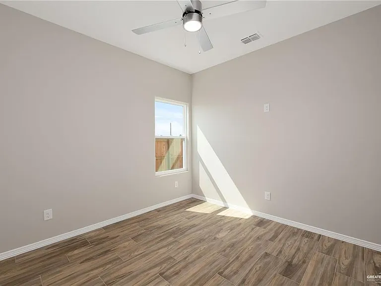 4216 Walnut Ave #1 — Photo 17