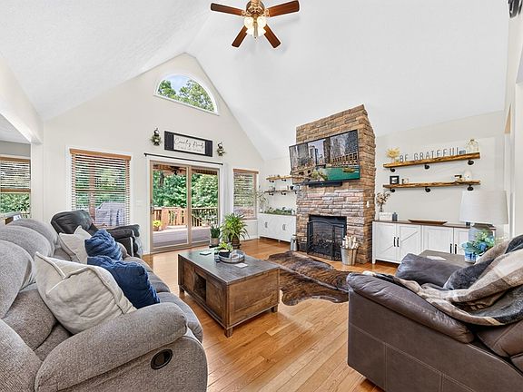 4th image of 317 Georgee Rd