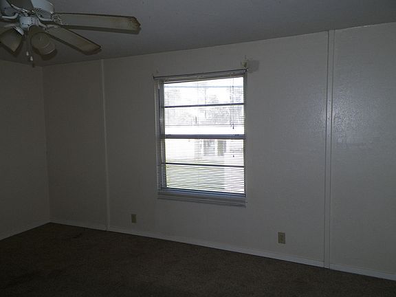 4th image of 1109 NW Lincoln Ave APT 28