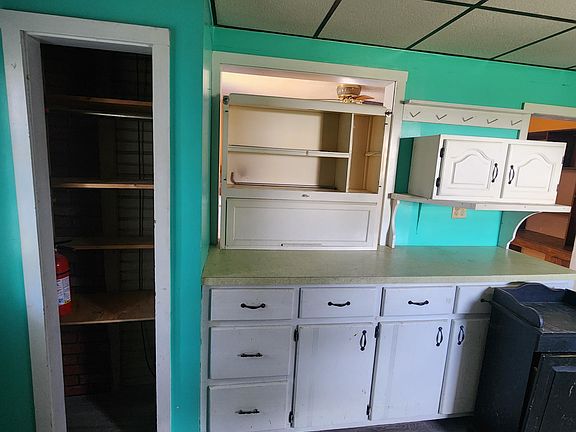 4th image of 219 Poplar St