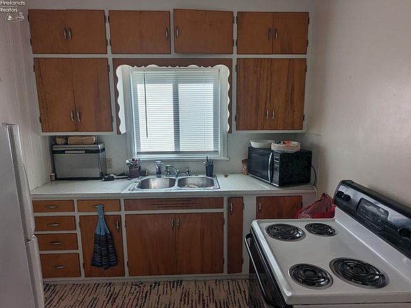 2nd image of 715 South St