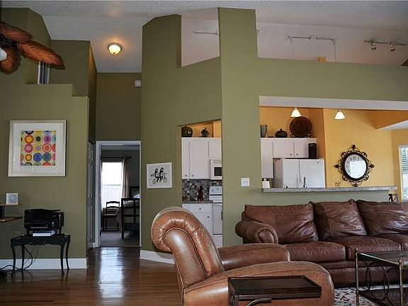 3rd image of 2775 Cordova Way S
