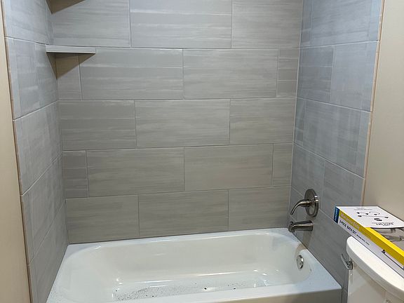 5th image of 14118 W 87th Ter