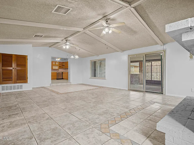 10372 Shenandoah St — Photo 25